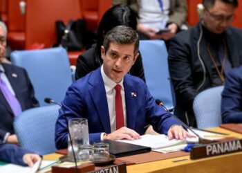 Panamá ofrece mediar entre EE.UU y Venezuela y "acoger" temporalmente "a ciertas personas"