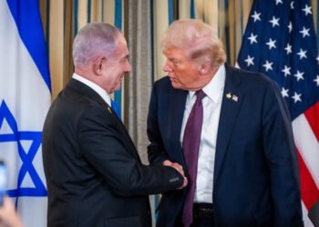 Netanyahu viaja hacia EE.UU. para reunirse mañana con Donald Trump