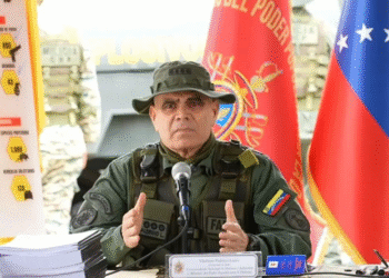 Ministro de Defensa dice que confiscación de buque viola derecho internacional