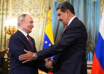 Putin expresa su apoyo al Gobierno venezolano en una conversación telefónica con Maduro