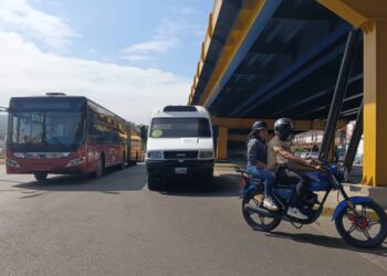 Usuarios porteños rechazan propuesta de anclar el pago del pasaje a la tarifa del dólar