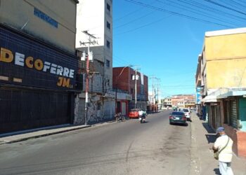 Principales vías de Barcelona lucieron desoladas en Navidad (+Fotos)