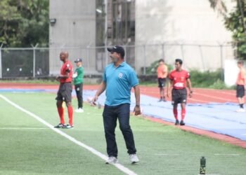 Colombiano Daniel Mosquera no seguirá como DT de Dynamo Puerto