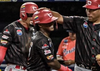 Luisangel Acuña volvió a ser un villano para Caribes