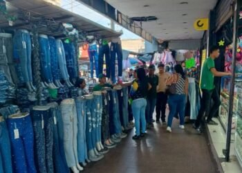 Comerciantes reportan que aún hay "pocas ventas" pese a llegada de diciembre (+Fotos)
