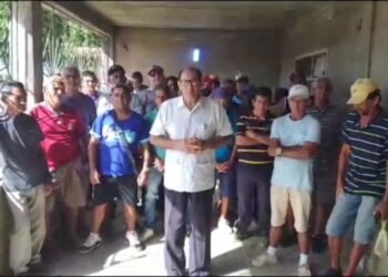 Jubilados de las Salinas de Araya piden intervención de la gobernadora ante incumplimientos de Corposucre