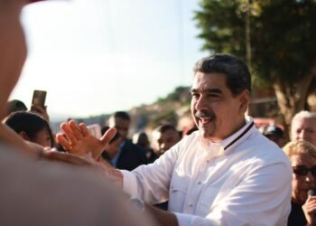 Maduro agradece "de corazón" a Petro por su defensa sobre la soberanía de Suramérica