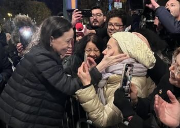 Tras un largo viaje, María Corina Machado saludó en Oslo a sus seguidores (+Video)