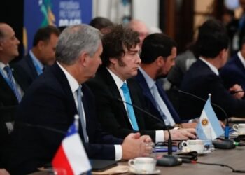 Milei insta al Mercosur a secundar la presión militar de EE.UU. contra Venezuela