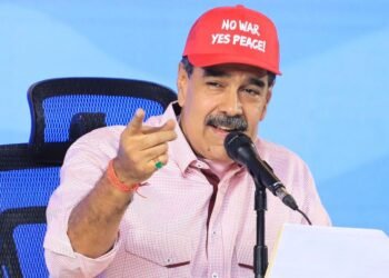 Maduro llama a trabajadores petroleros a organizar "una gran protesta mundial" contra EEUU