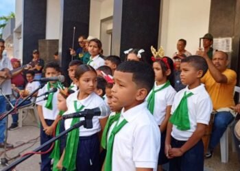 Parrandón en el pórtico de la alcaldía congregó a circuitos educativos y a cultores del municipio Bermúdez