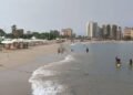 En playa Lido de Lechería están a la expectativa de que se eleve la afluencia de bañistas en Año Nuevo (+Fotos)