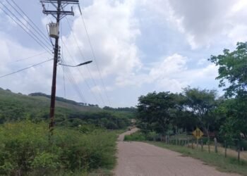 Más de 30 familias de Quebrada Honda del municipio Bolívar suman 11 días sin electricidad