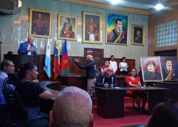 Carupaneros piden mejoras en los servicios públicos y en la infraestructura en su 378 cumpleaños