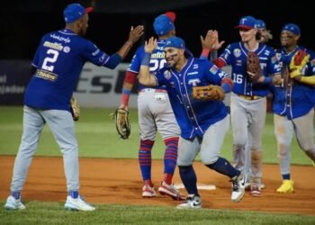 Tiburones de La Guaira venció a Tigres de Aragua en Maracay