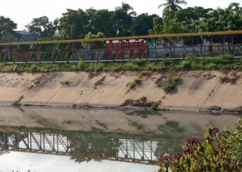 Habitantes del sector La Aduana en Barcelona confirman la detención de 15 adolescentes