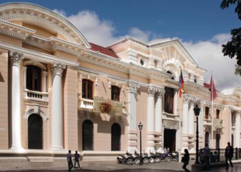 Concejo Municipal de Caracas pedirá liberación de Maduro ante organismos multilaterales