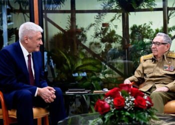 El ministro del Interior de Rusia se reunió con Raúl Castro durante su visita a Cuba