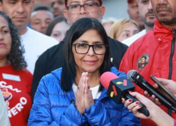 Delcy Rodríguez decretó 7 días de duelo en honor a los "mártires" que defendieron a Maduro