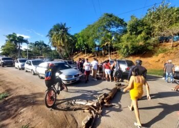 Habitantes de El Silencio de Güiria de La Playa recibieron el año 2026 en medio de un apagón