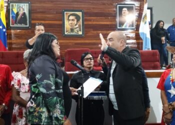 Cles nombró a los legisladores Luisa Gutiérrez y a Ronmel Ugas como presidenta y vicepresidente