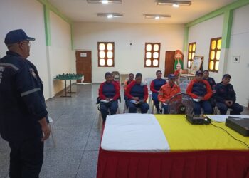 Bomberos del municipio Libertador participaron en curso de electrocardiografía de emergencia