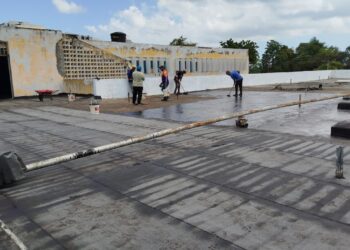 Autoridades intervienen el techo del hospital Andrés Gutiérrez Solís de Güiria