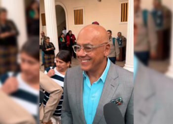 Jorge Rodríguez cree que inversión se acelerará con vuelos de EE.UU.