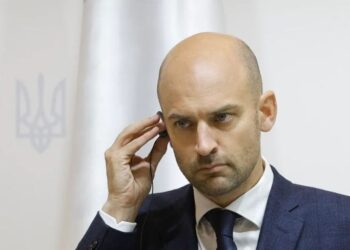 Francia insiste en que González Urrutia tenga "papel central" en la transición venezolana