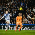 La Real Sociedad vence 2-1 al Barcelona en un partido caótico