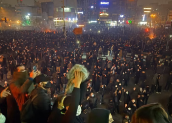 Líder supremo de Irán afirma que han muerto “varios miles” en protestas