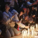 Miles de personas se reúnen en Bogotá para despedir con música y velas a Yeison Jiménez