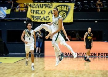 Cisneros protagonizó la remontada de Gimnasia de Comodoro en Argentina