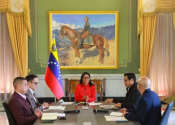 Delcy Rodríguez designa a una nueva ministra de Salud en Venezuela