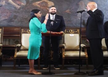 El chavismo abre un nuevo capítulo político con Rodríguez, su primera presidenta