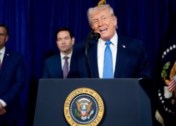 Donald Trump advierte a Delcy Rodríguez de que si no actúa bien acabará peor que Maduro