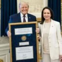 Trump dice que María Corina Machado le "obsequió" su Premio Nobel de la Paz