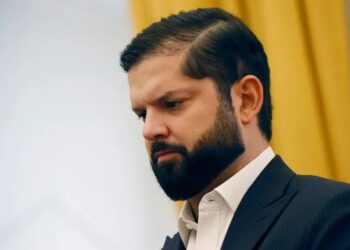 Boric condena "acciones militares" de EE.UU. en Venezuela y llama a una salida pacífica