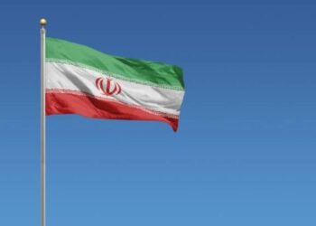 Irán dice que busca diálogo pero que se defenderá "como nunca antes" si se ve acorralada