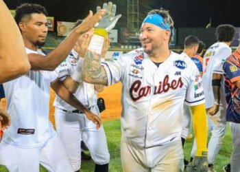 Con un doblete impulsor de Jesús Sucre, Caribes acabó con el invicto de Cardenales (+Video)