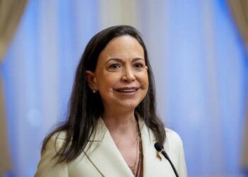 Machado pide estar atentos a transición en Venezuela y dice que González debe asumir poder (+Documento)