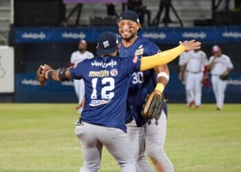 Magallanes jugó pelota pequeña para vencer a Lara en Barquisimeto
