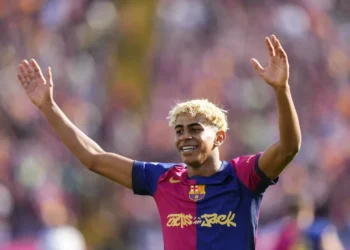 Lamine Yamal confirma su mejoría y entrena con el grupo