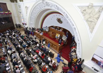 Parlamento de Venezuela retoma hoy la discusión de la ley de amnistía en medio de huelgas