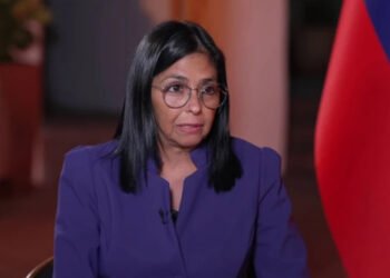 Delcy Rodríguez dice que habrá elecciones "libres y justas" en Venezuela pero no da plazos