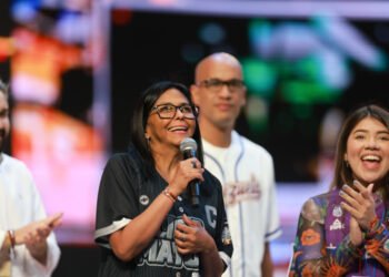 Delcy Rodríguez llama "socio y amigo" a Trump y le pide cesar el bloqueo contra Venezuela