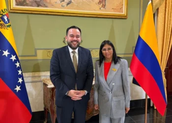 Estatal PDVSA dice que avanza en "agenda energética" con Colombia tras visita de ministro