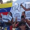 Jóvenes de Cumaná plenaron la redoma La Copita para celebrar su día y pedir libertad para los presos políticos