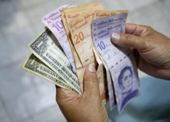 Declaraciones del ministro encienden debate sobre cuánto deberían ganar los trabajadores 