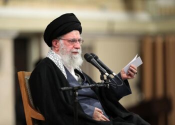 Irán rompe hermetismo y confirma la muerte del ayatolá Ali Jameneí